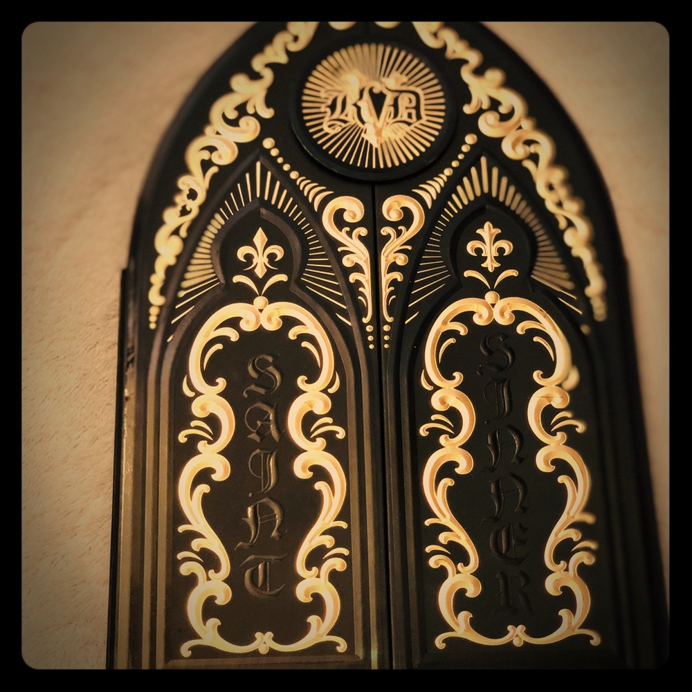 Kat Von D Saint & Sinner Eyeshadow Palette
